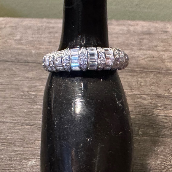 Bomb Party The Sterling Club size 9 ring - Picture 2 of 3